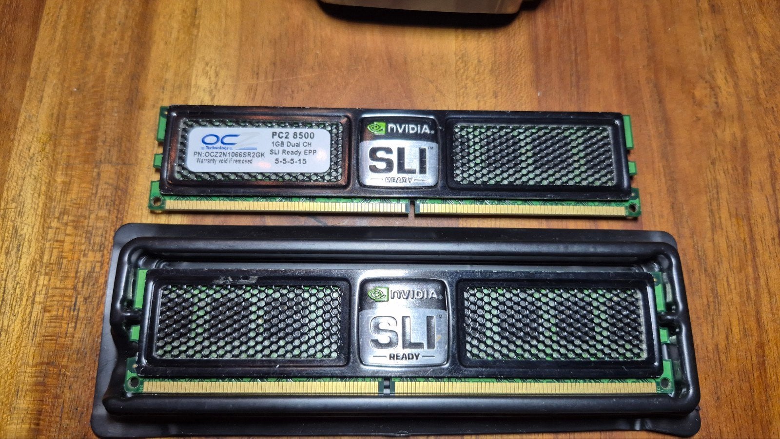 OCZ PC2 8500 1GB DDR2 RAM NVIDIA SLI Ready, Computers en Software, RAM geheugen, Gebruikt, Ophalen of Verzenden, DDR2, Desktop