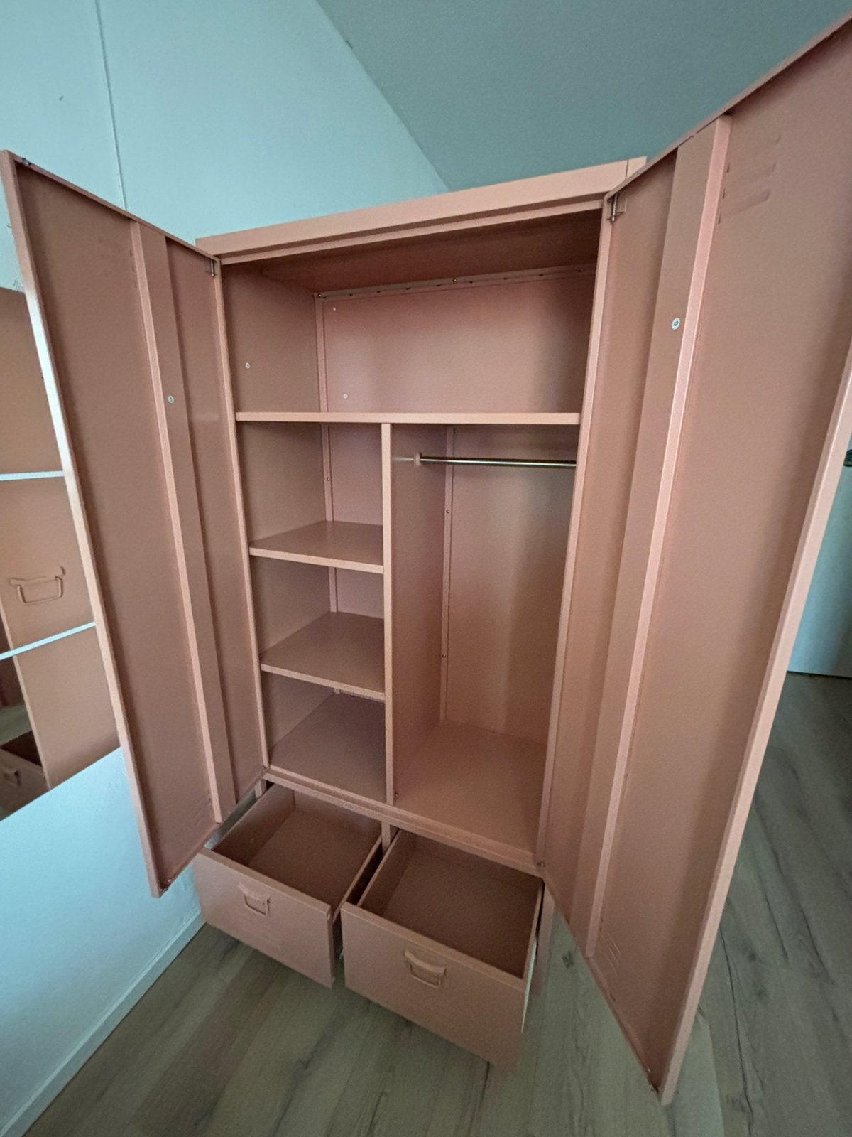 Kledingkast roze lockerstijl, Gebruikt, 50 tot 100 cm, Metaal, 150 tot 200 cm