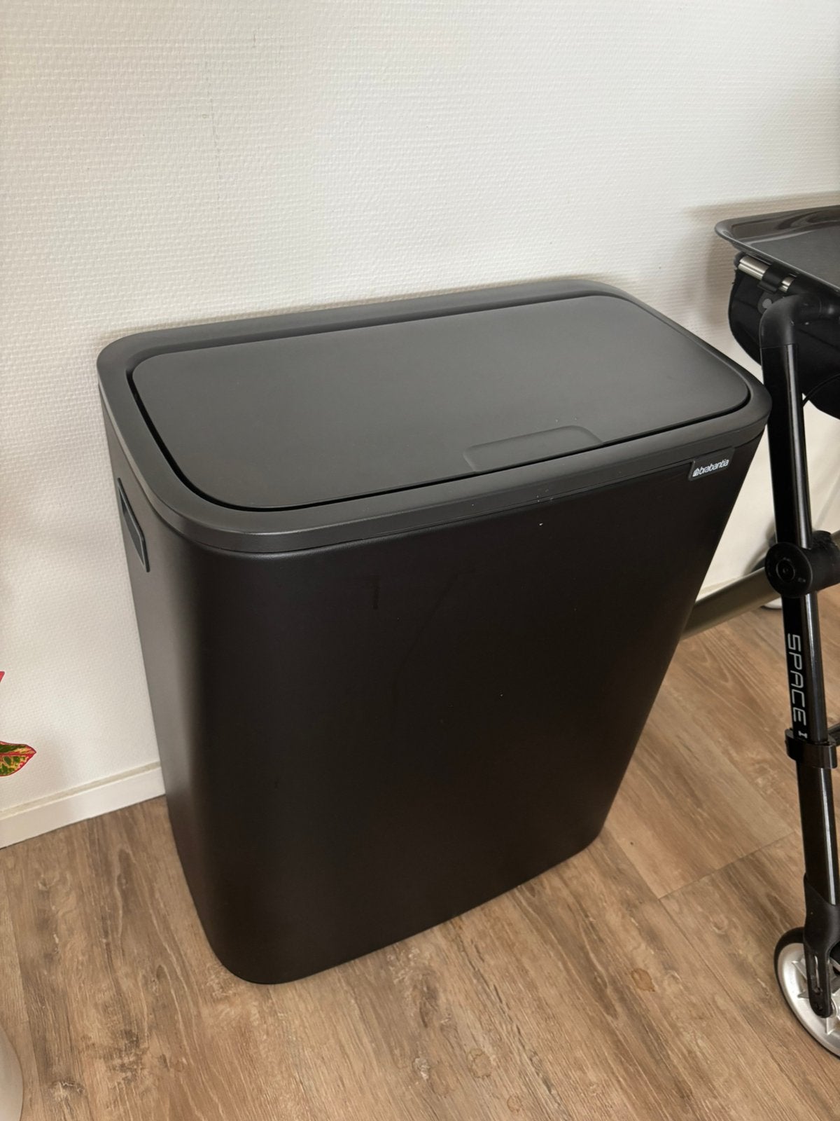 Brabantia Bo Touch Bin 60L Matt Black, 40 liter of meer, Ophalen, Zo goed als nieuw, Rvs