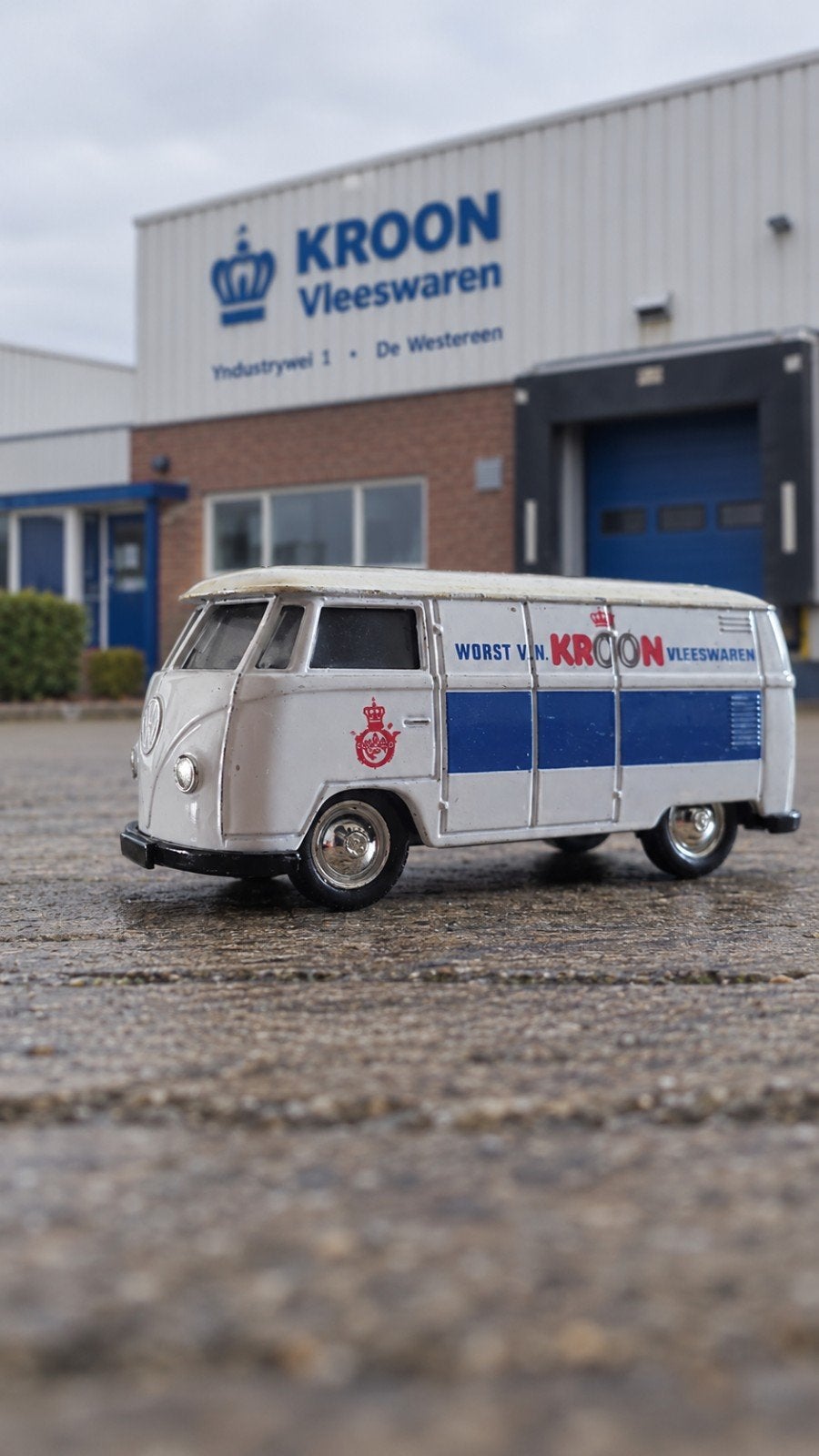 VW Busje Kroon Vleeswaren 1:43, Ophalen of Verzenden, Gebruikt, Overige typen, Overige merken