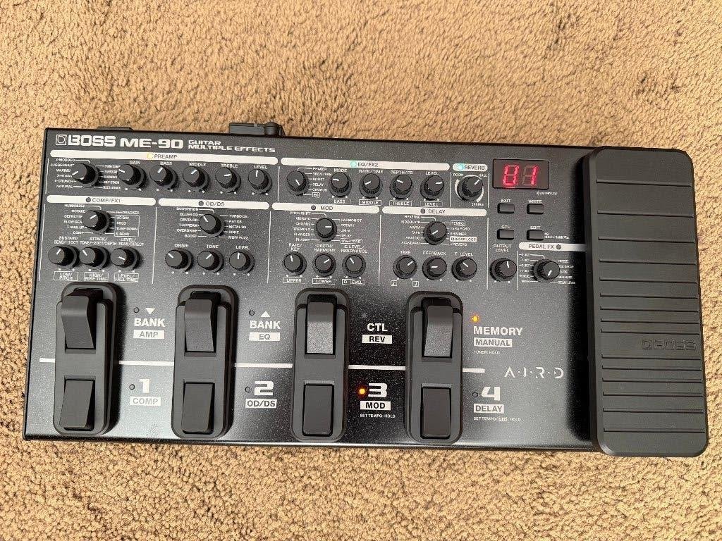 BOSS ME-90 Gitaar Multi-effectprocessor met Bluetooth, Muziek en Instrumenten, Ophalen, Zo goed als nieuw, Delay of Echo
