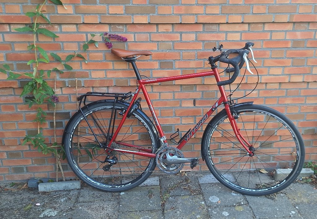 Rode Vittorio toerfiets 28 inch, 28 inch, Velgrem, Zo goed als nieuw, 57 tot 61 cm
