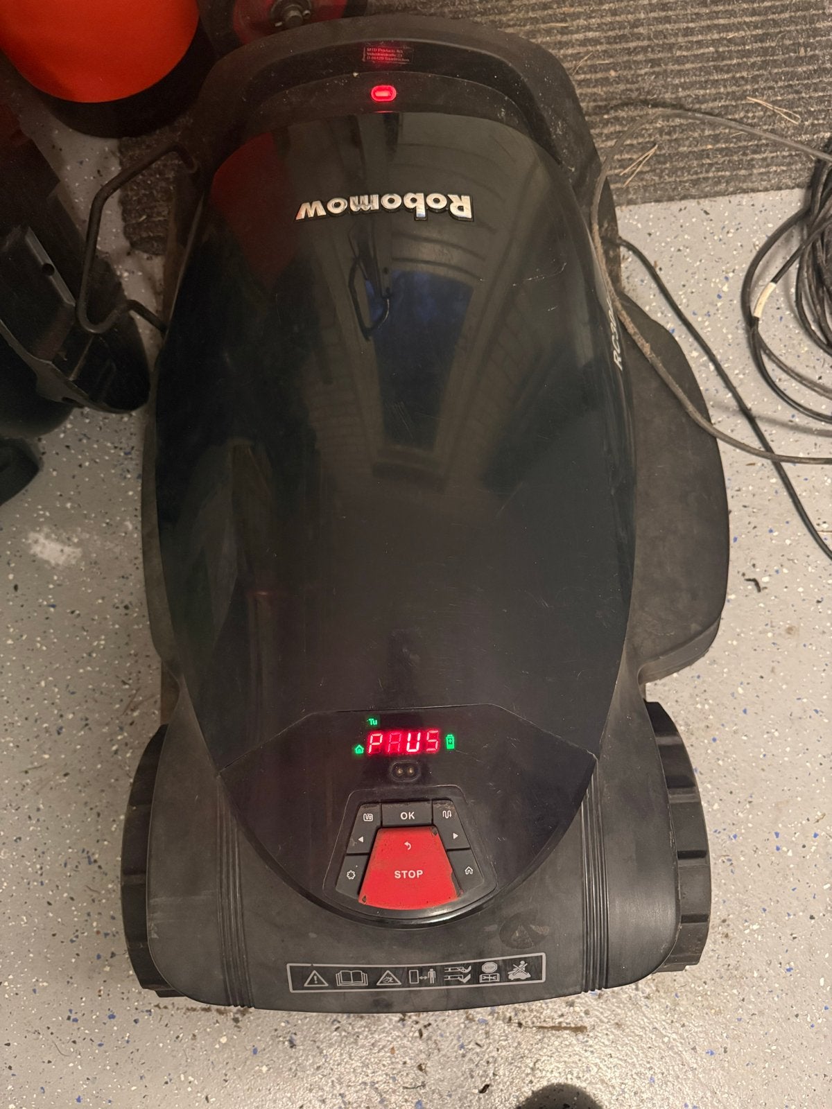 Defecte Robomow RC304U Robotmaaier met Garage en Laadstation, Ophalen, Gebruikt, Meer dan 25 cm, Bestuurbaar via app