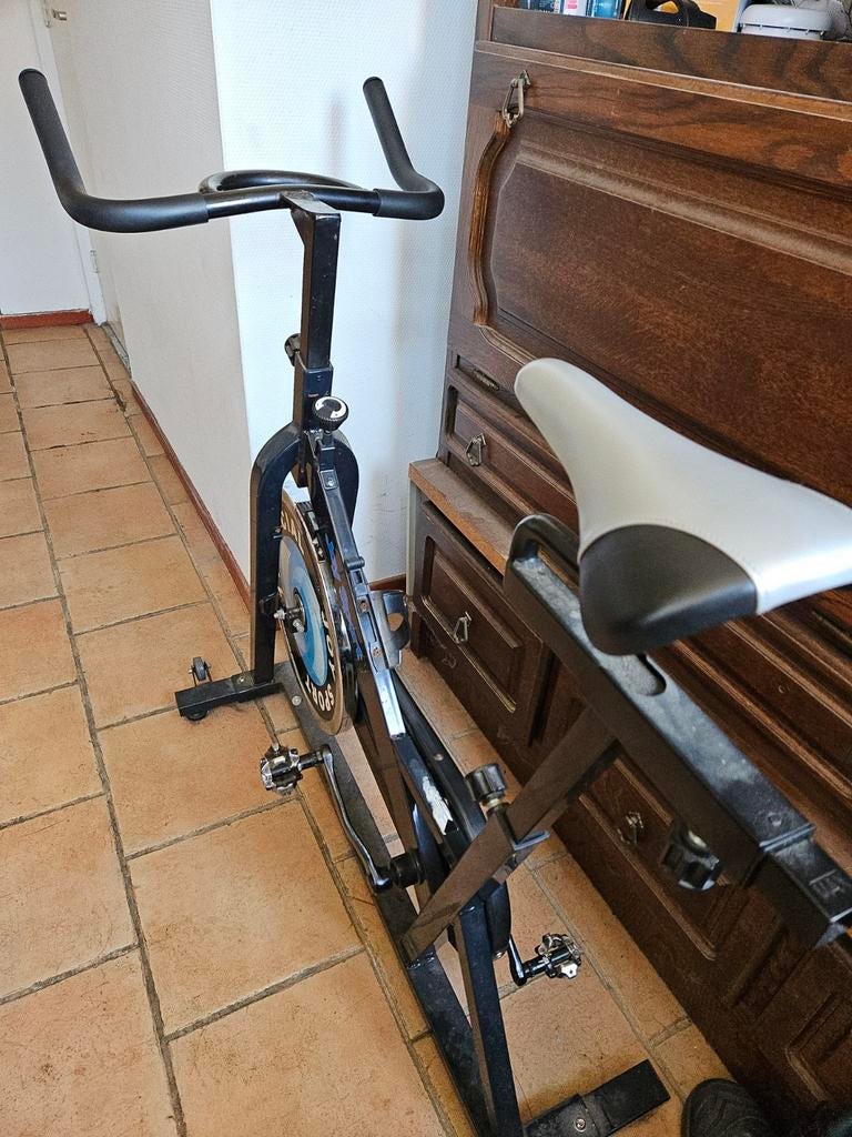 Joy Sport Spinningfiets - Ideaal voor thuistraining, Gebruikt, Spinningfiets, Ophalen of Verzenden, Metaal