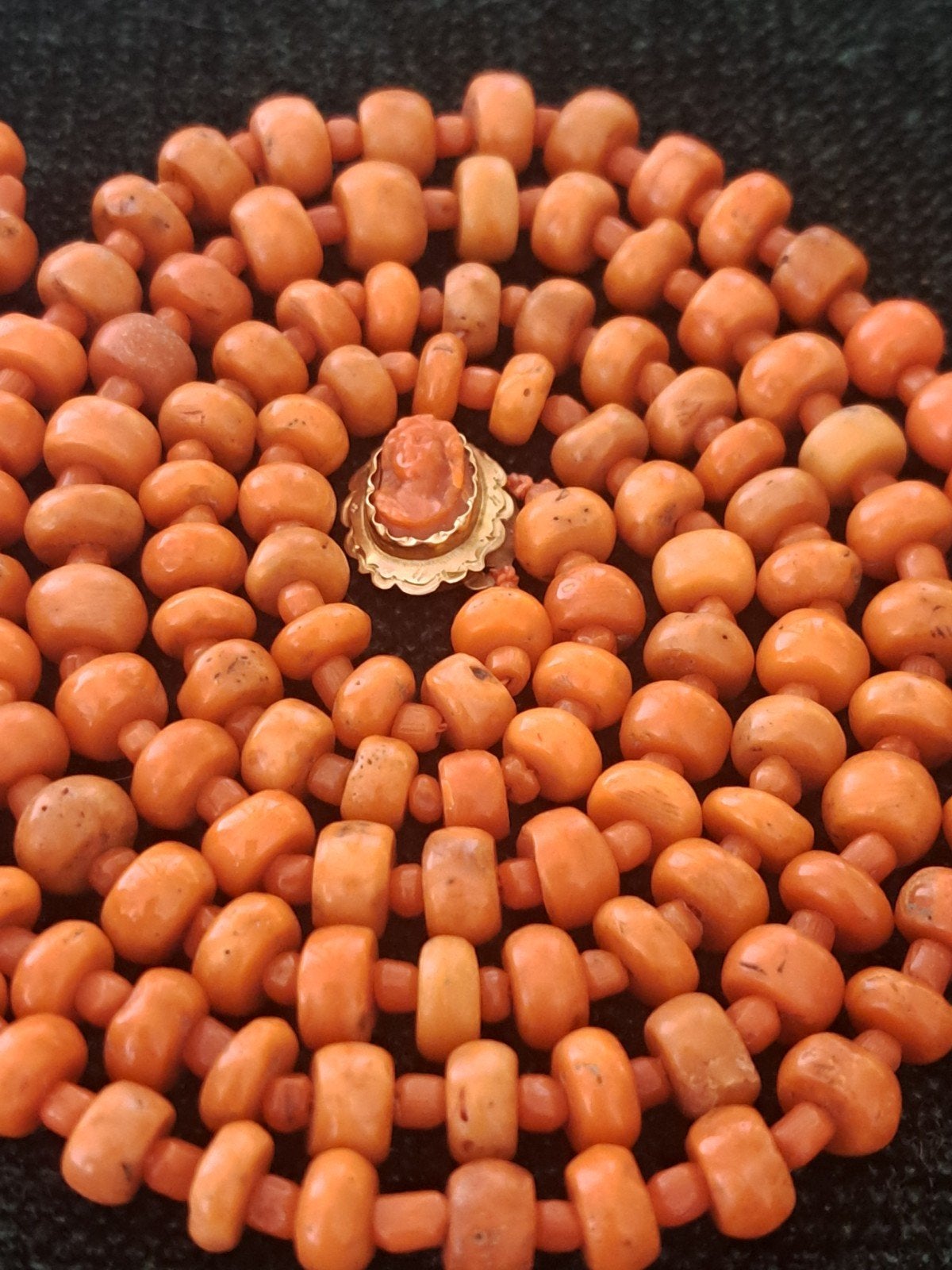 Vintage Koraal ketting gouden Camee slotje, Ophalen of Verzenden, Rood, Goud