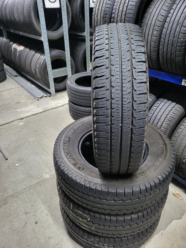 4 x 225/75/16 Michelin Agilis 7mm profiel 250,- Incl montage, Auto-onderdelen, Banden en Velgen, 16 inch, Michelin France, Ophalen of Verzenden