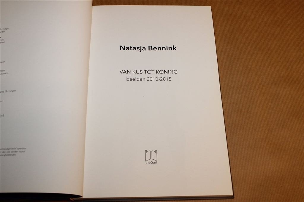 Van Kus tot Koning — Bronzen Sculpturen Natasja Bennink, Ophalen of Verzenden, Zo goed als nieuw