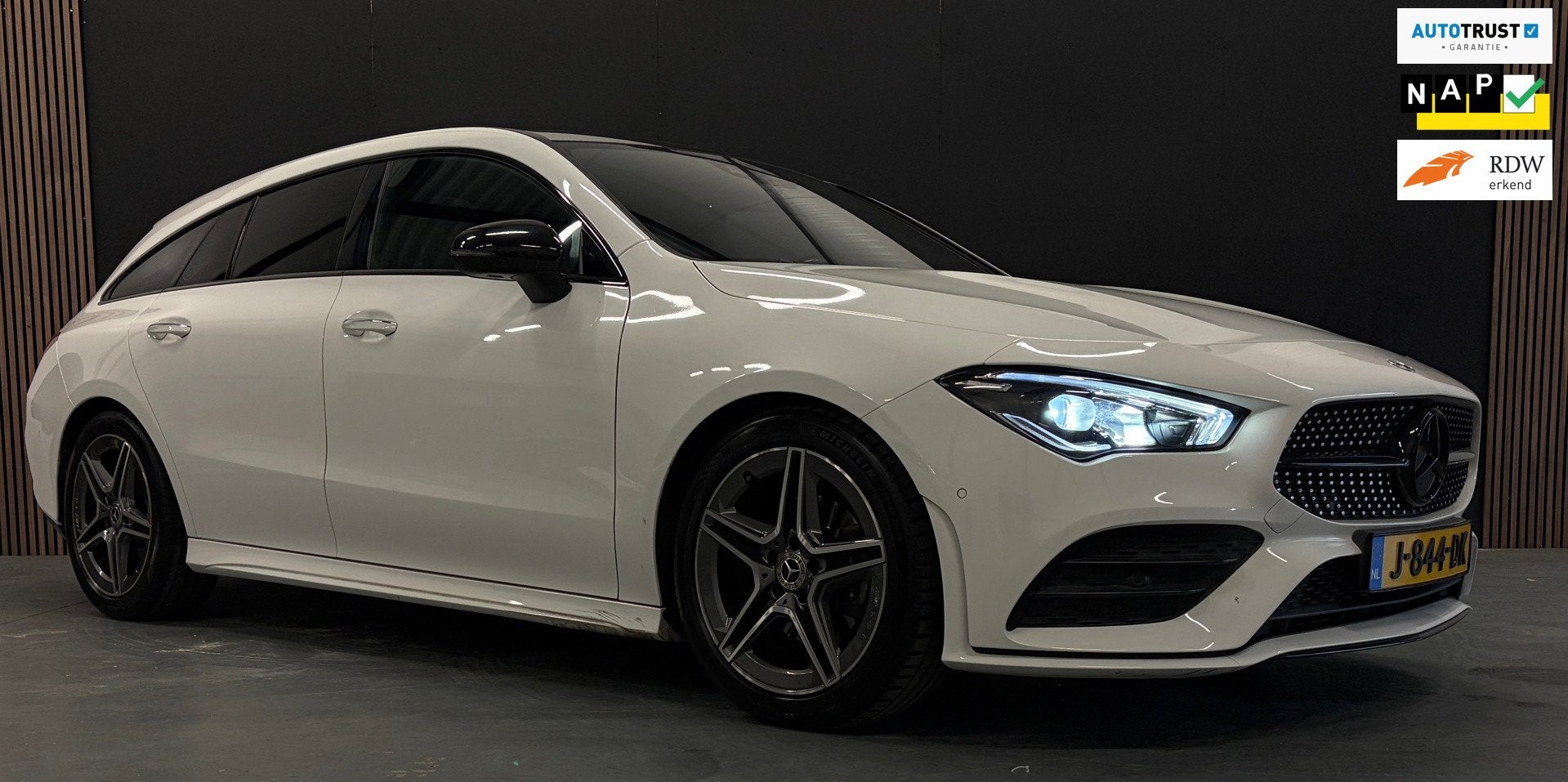 Mercedes-Benz CLA-klasse Shooting Brake 180 Business Solutio, Auto's, 136 pk, Gebruikt, 4 cilinders, Alcantara