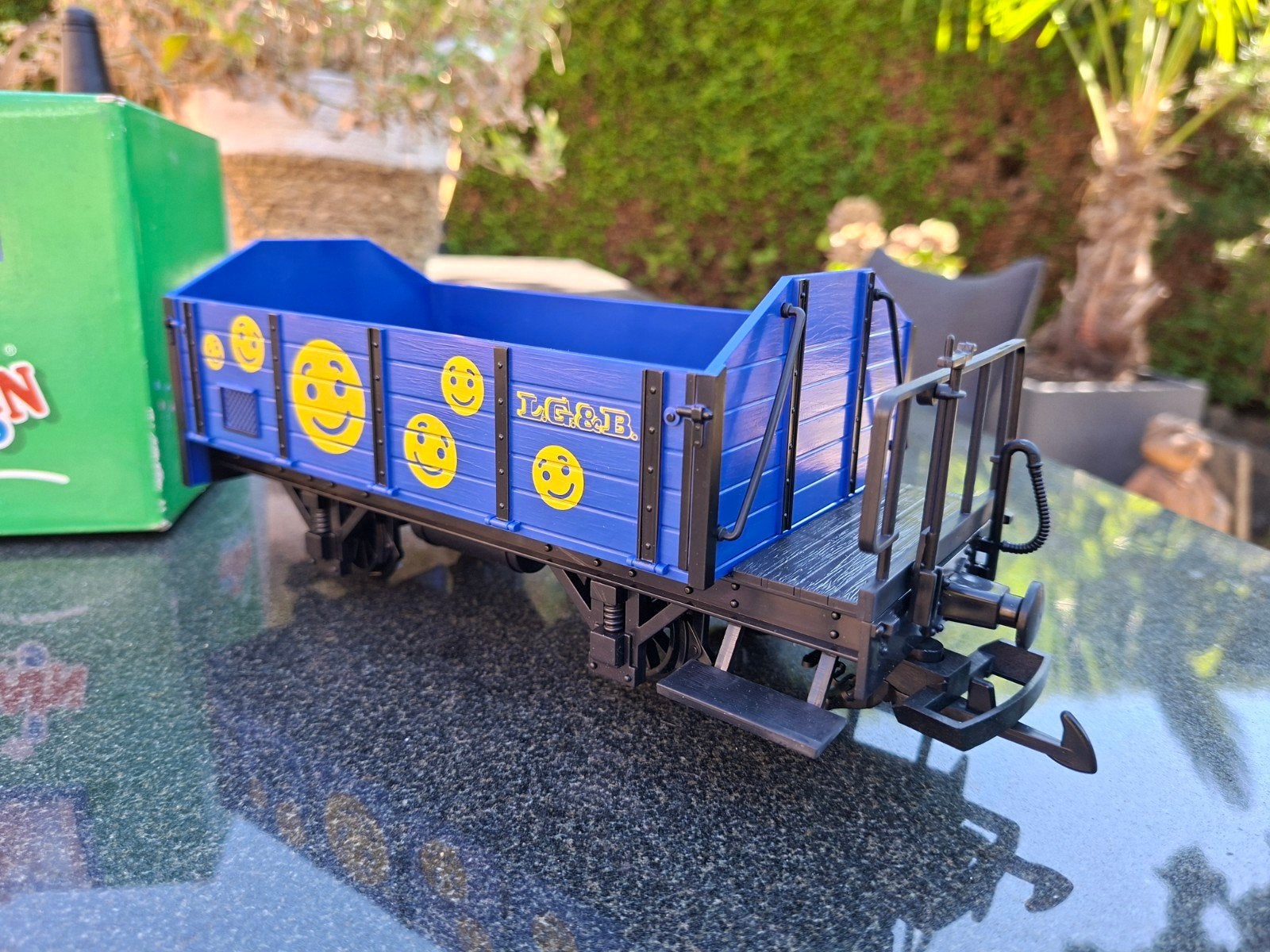 hier wordt je echt vrolijk van lgb wagon met smily  nieuw, Ophalen of Verzenden, Nieuw, Wagon, LGB