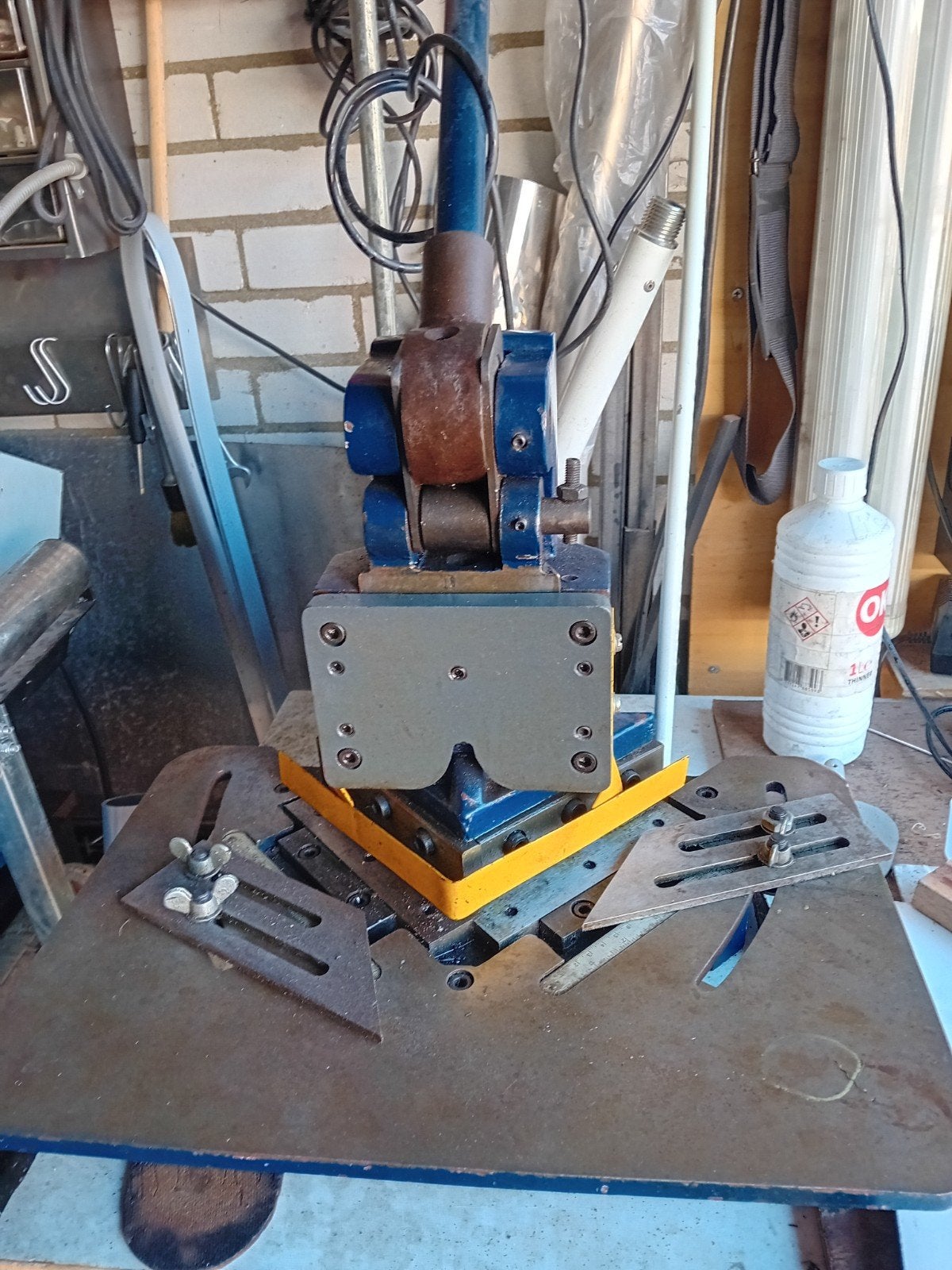 Vynckier 4-Ton Hand Notcher - Model EHN-16, Ophalen of Verzenden, Gebruikt