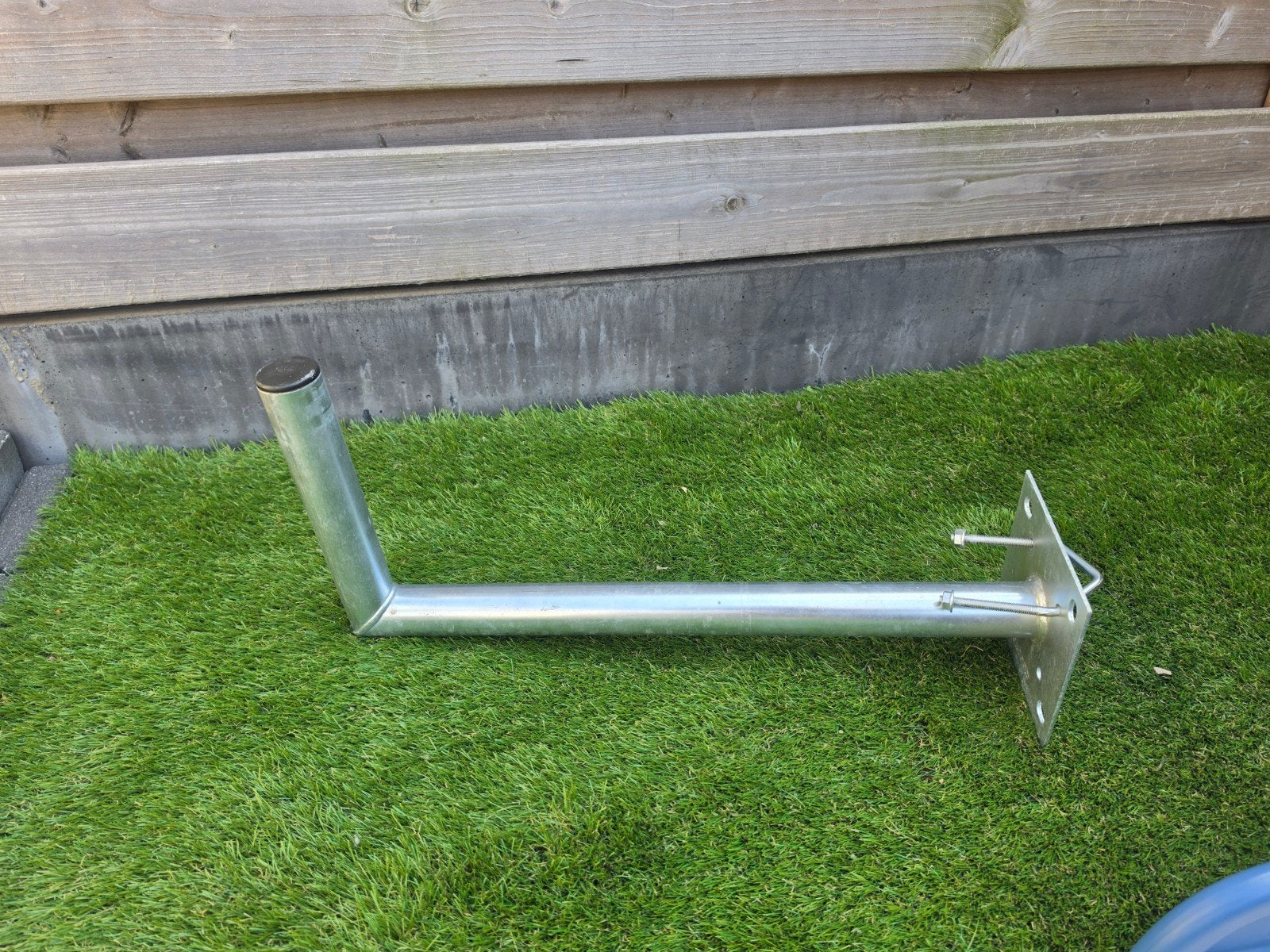 sataliet schotel beugel voor muur, Tuin en Terras, Ophalen, Gebruikt
