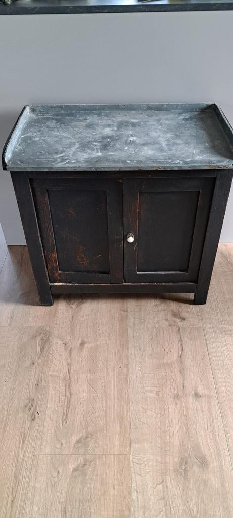 Brocant zwart kastje met zinken blad, Ophalen