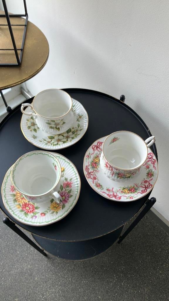 Queens kopjes, Antiek en Kunst, Antiek | Servies los, Ophalen of Verzenden