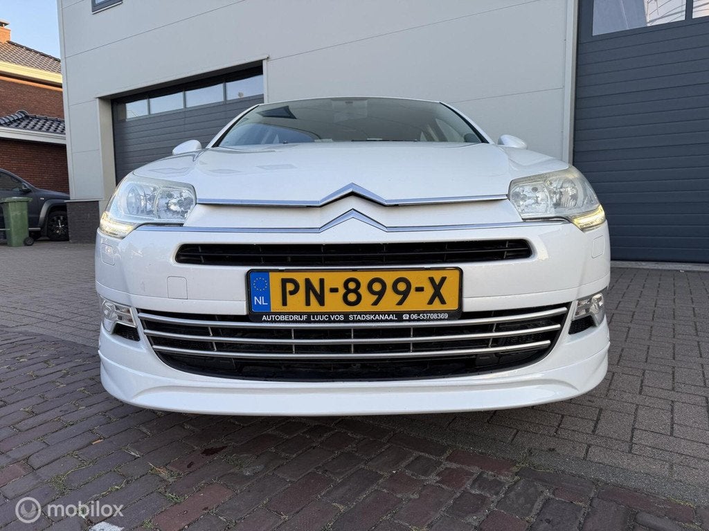 Citroen C5 1.6 VTi Selection Automaat/ Airco, Auto's, Citroën, Euro 5, Gebruikt, 4 cilinders, Wit