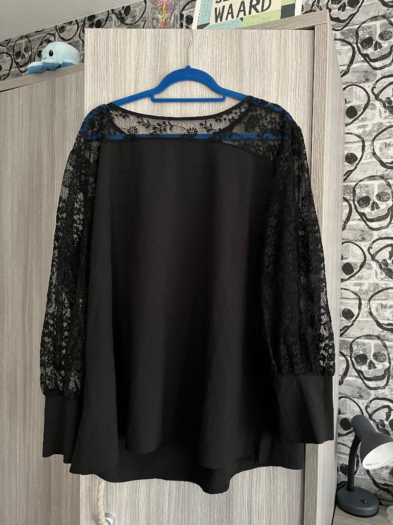 Zwarte blouse met kanten mouwen, Zwart, Maat 42/44 (L), Ophalen of Verzenden, Zo goed als nieuw
