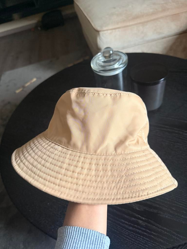 Prada Bucket Hat - Beige, Kleding | Dames, Hoeden en Petten, Zo goed als nieuw, Hoed, One size fits all, Ophalen of Verzenden