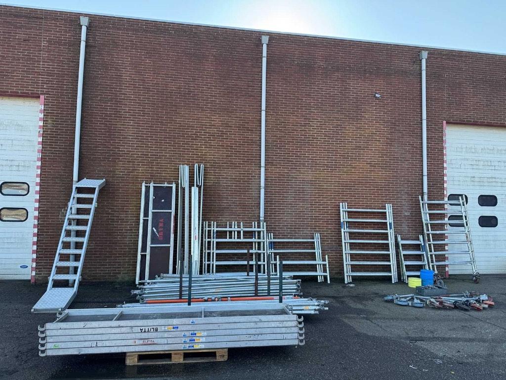 Aluminium Steiger v.v. trap, valbeveiliging, steigerwielen, Ophalen, Gebruikt, Rolsteiger of Kamersteiger, 5 meter of hoger