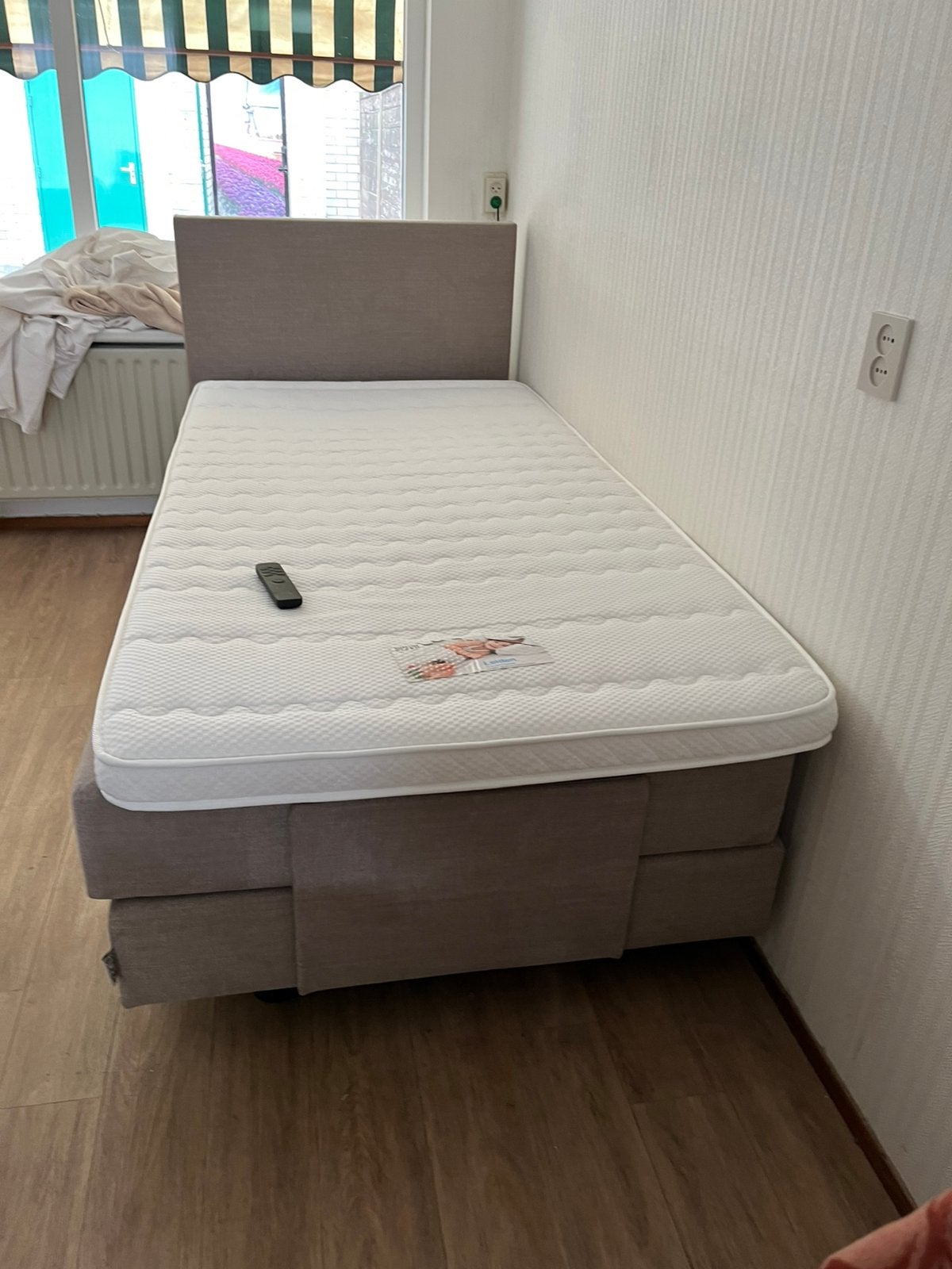 Elektrische Boxspring, Ophalen, 100 cm, Eenpersoons, Bruin
