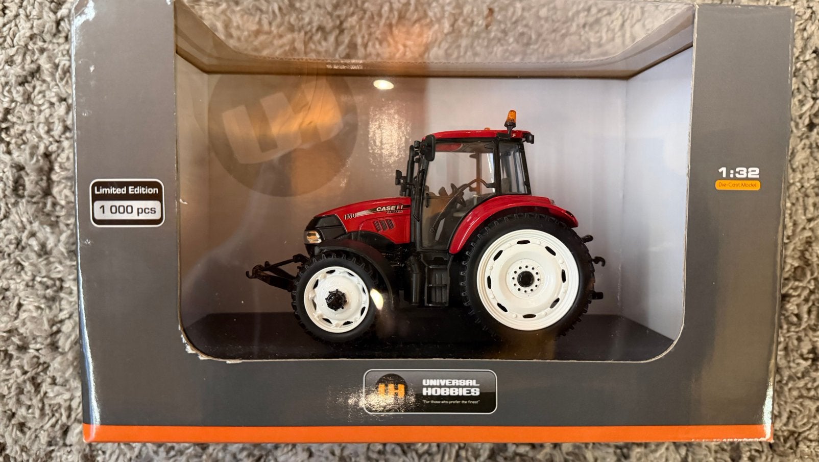 Case Farmall 115U op cultuurwielen UH4225, Ophalen, Zo goed als nieuw, Tractor of Landbouw, Universal Hobbies