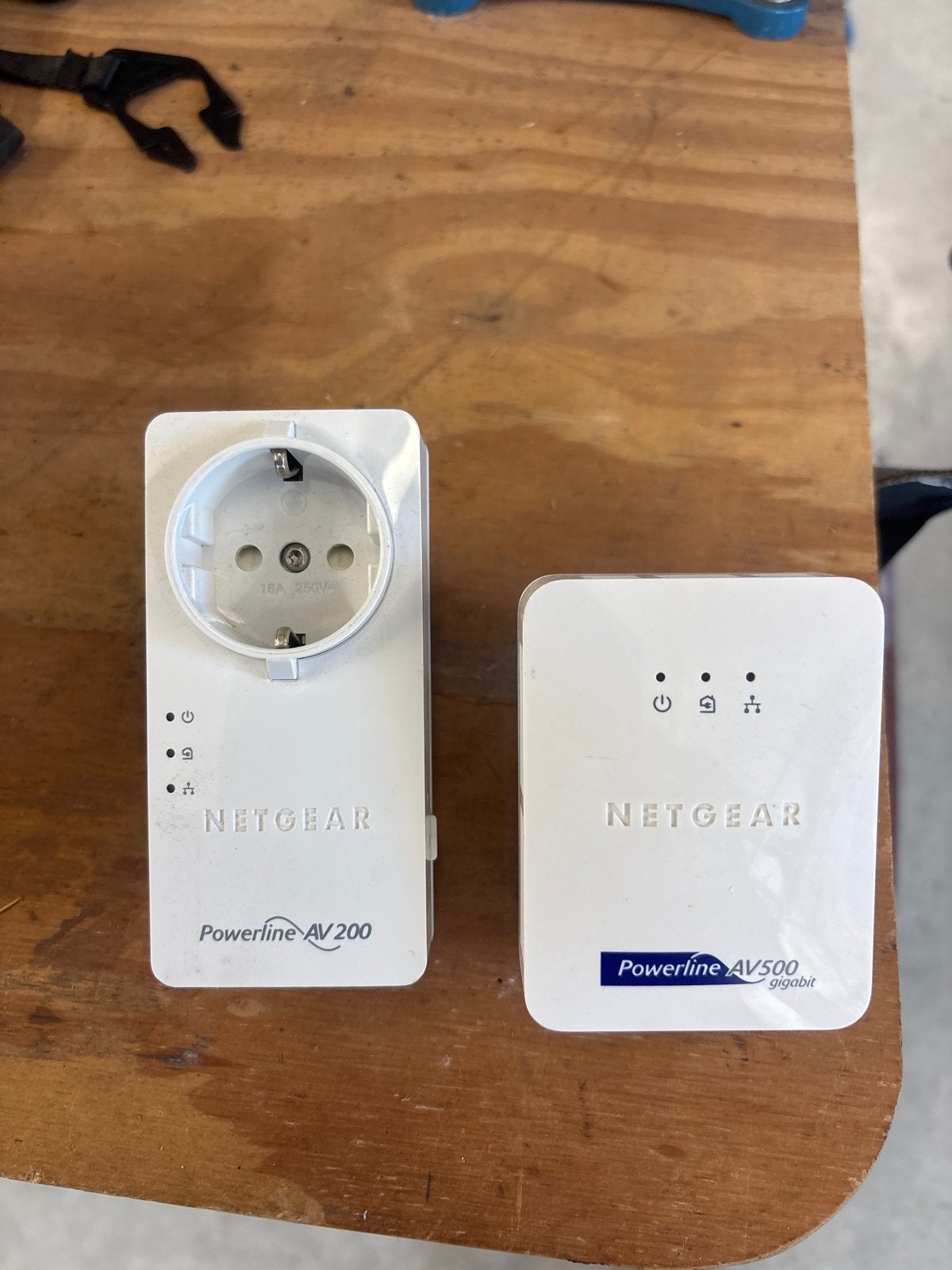 NETGEAR Powerline AV200 & AV500 Gigabit Adapters, Ophalen of Verzenden, Gebruikt