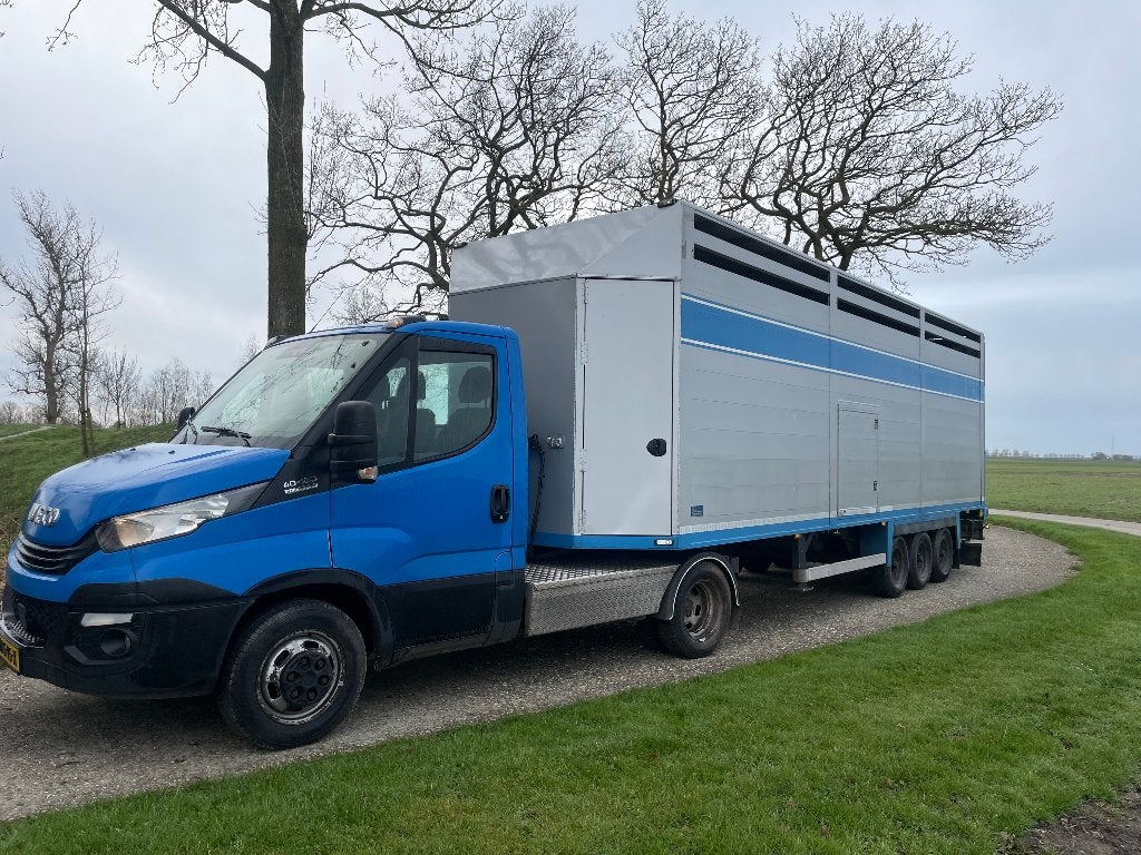 Iveco 40C18 + Cuppers Veeoplegger, Auto's, Bestelauto's, Bedrijf, Android Auto, Bluetooth, Centrale vergrendeling, Digitale radio-ontvangst