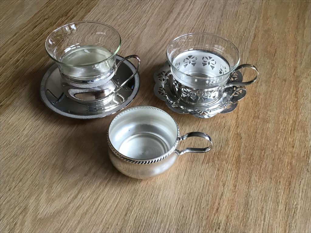 Twee theeglazen met houder en één losse houder - verzilverd, Ophalen of Verzenden, Zilver