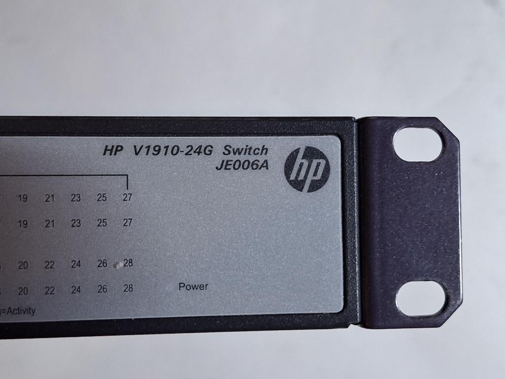 netwerk switch HP V1910, Computers en Software, Netwerk switches, Ophalen of Verzenden, Gebruikt