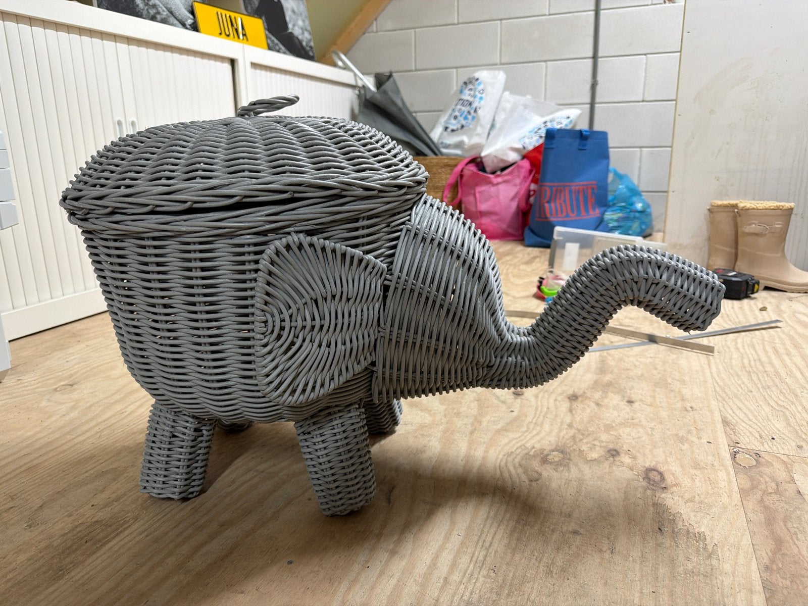 Grijze rieten olifant opbergmand, Ophalen, Gebruikt, Overige stijlen, Natuurlijk materiaal
