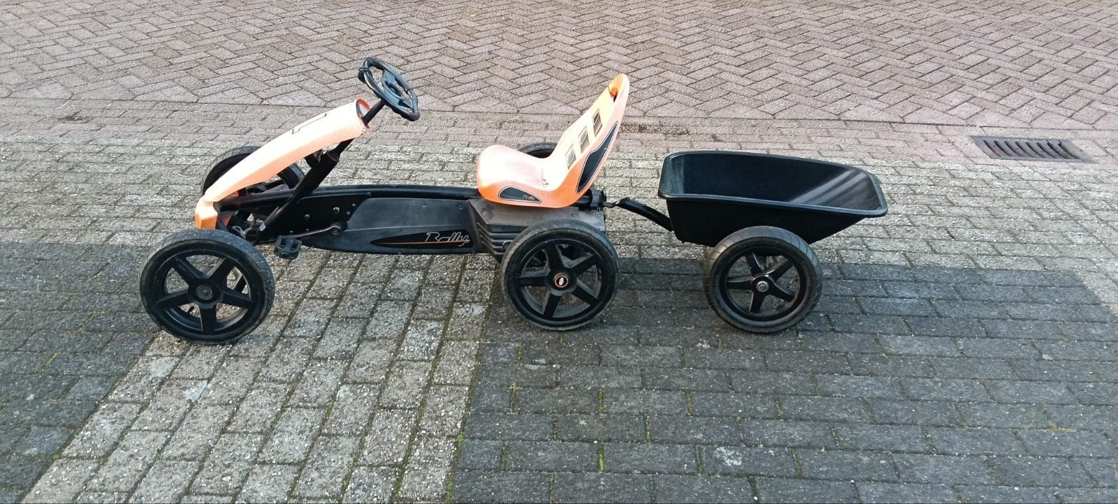 Berg Rally Orange skelter met aanhanger, Kinderen en Baby's, Ophalen, Gebruikt, Berg, Met kar of aanhanger