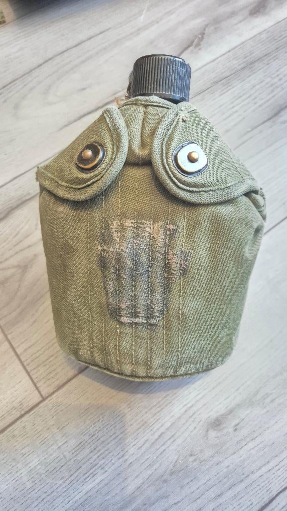 US ww2 canteen set persoonsgegevens, Ophalen of Verzenden, Nederland, Embleem of Badge