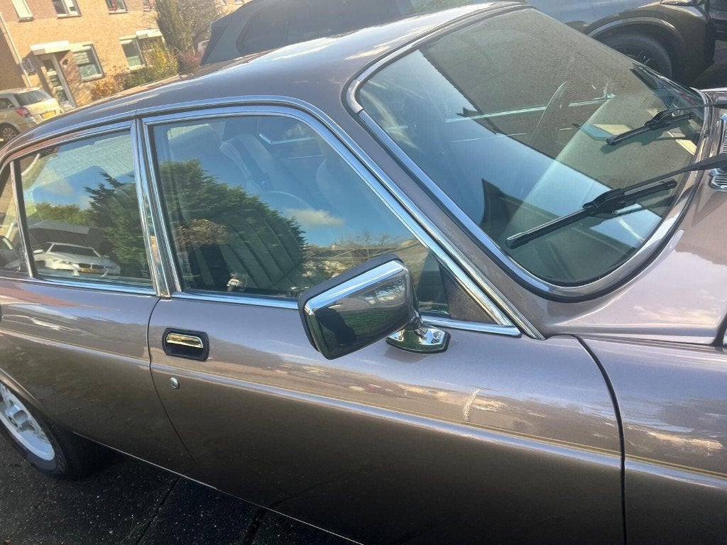 Jaguar Sovereign 5.3 HE AUT 1984 Bruin, Auto's, Automaat, 295 pk, Beige, 1900 kg