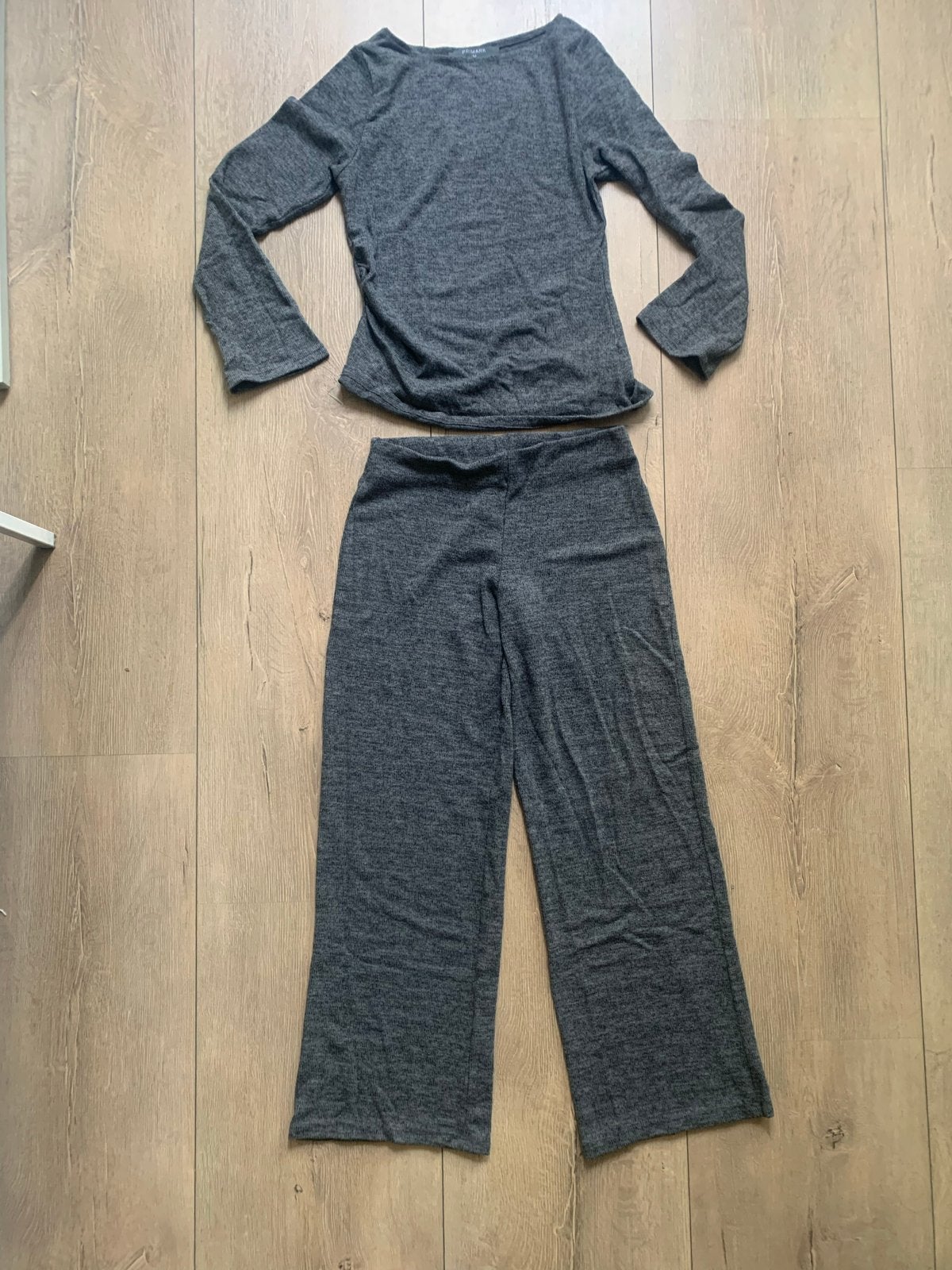 Comfortabele grijze lounge set (top en broek), Kleding | Dames, Ophalen of Verzenden, Zo goed als nieuw, Maat 38/40 (M), Grijs