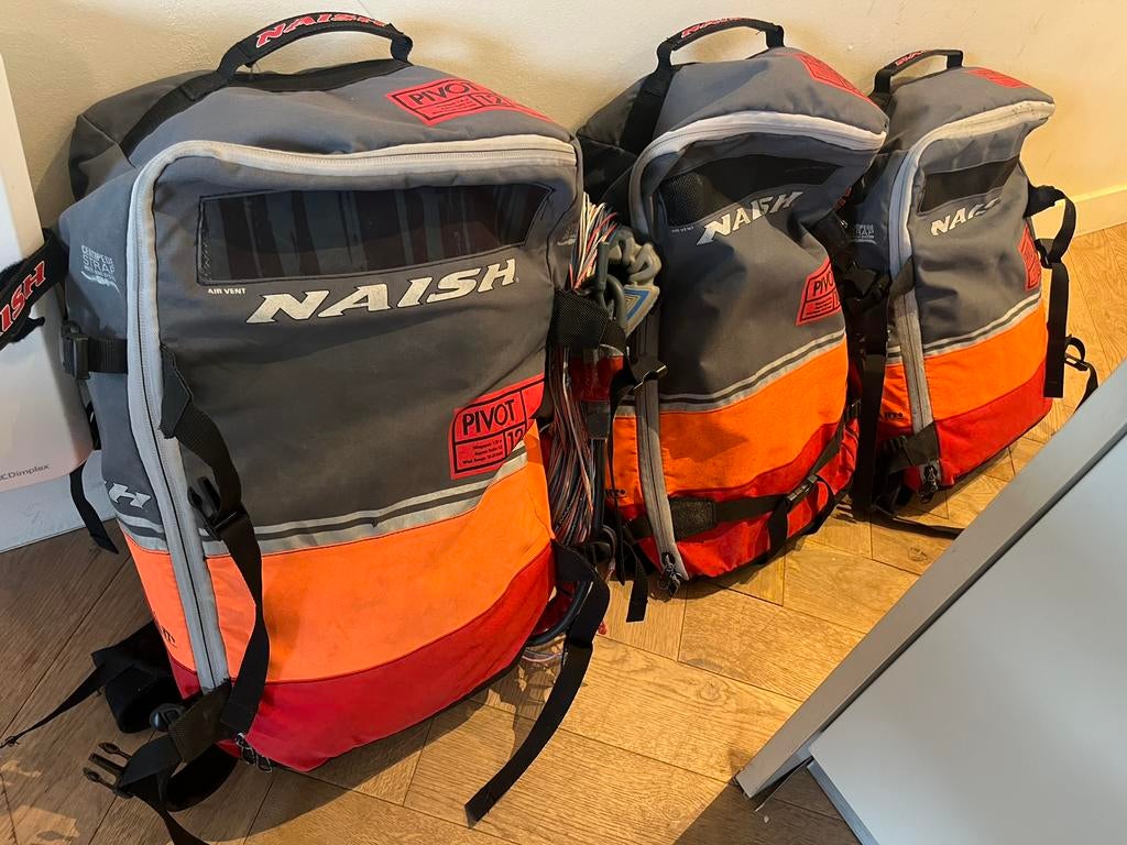 Naish pivot kitesurf kite set 8, 10, 12 meter bar harnas, Watersport en Boten, Gebruikt, Kitesurf-set, Twintip, 10 m²