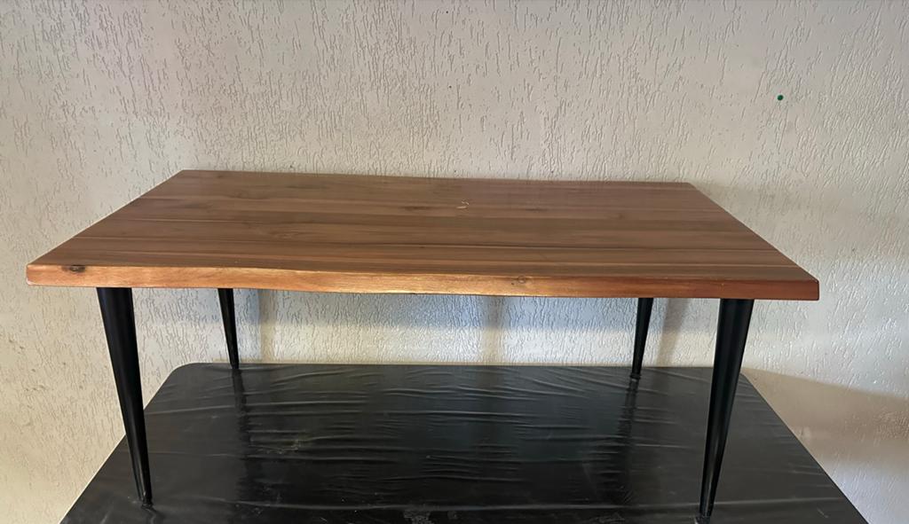salontafel met houten blad en metalen poten, Gebruikt, 100 tot 150 cm, Minder dan 50 cm, Rechthoekig