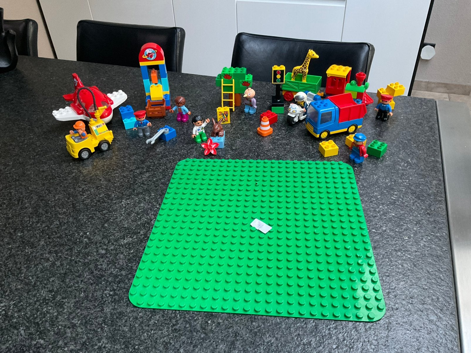 Duplo Verzameling 12 met vliegveld, Kinderen en Baby's, Speelgoed | Duplo en Lego, Ophalen, Gebruikt, Duplo