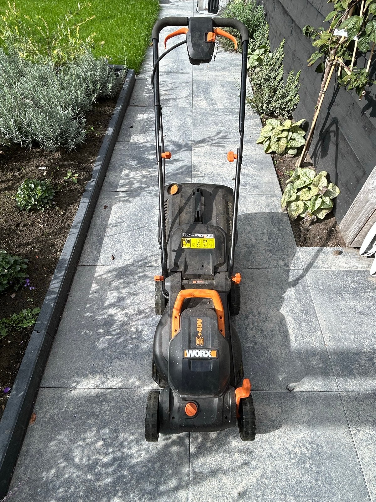 Worx WG779E.9 Accu-grasmaaier 40V-34cm (excl. accu’s/lader), Tuin en Terras, Ophalen, Cirkelmaaier, Gebruikt, Accu-grasmaaier