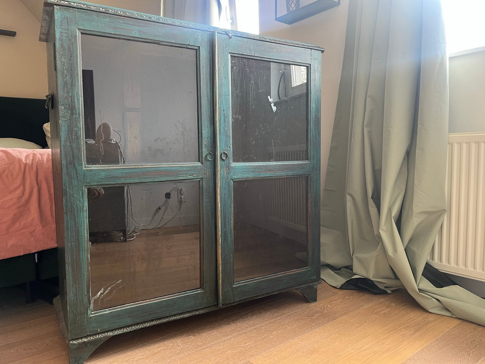 Vintage houten kastje met glazen deuren, Antiek en Kunst, Antiek | Meubels | Kasten, Ophalen