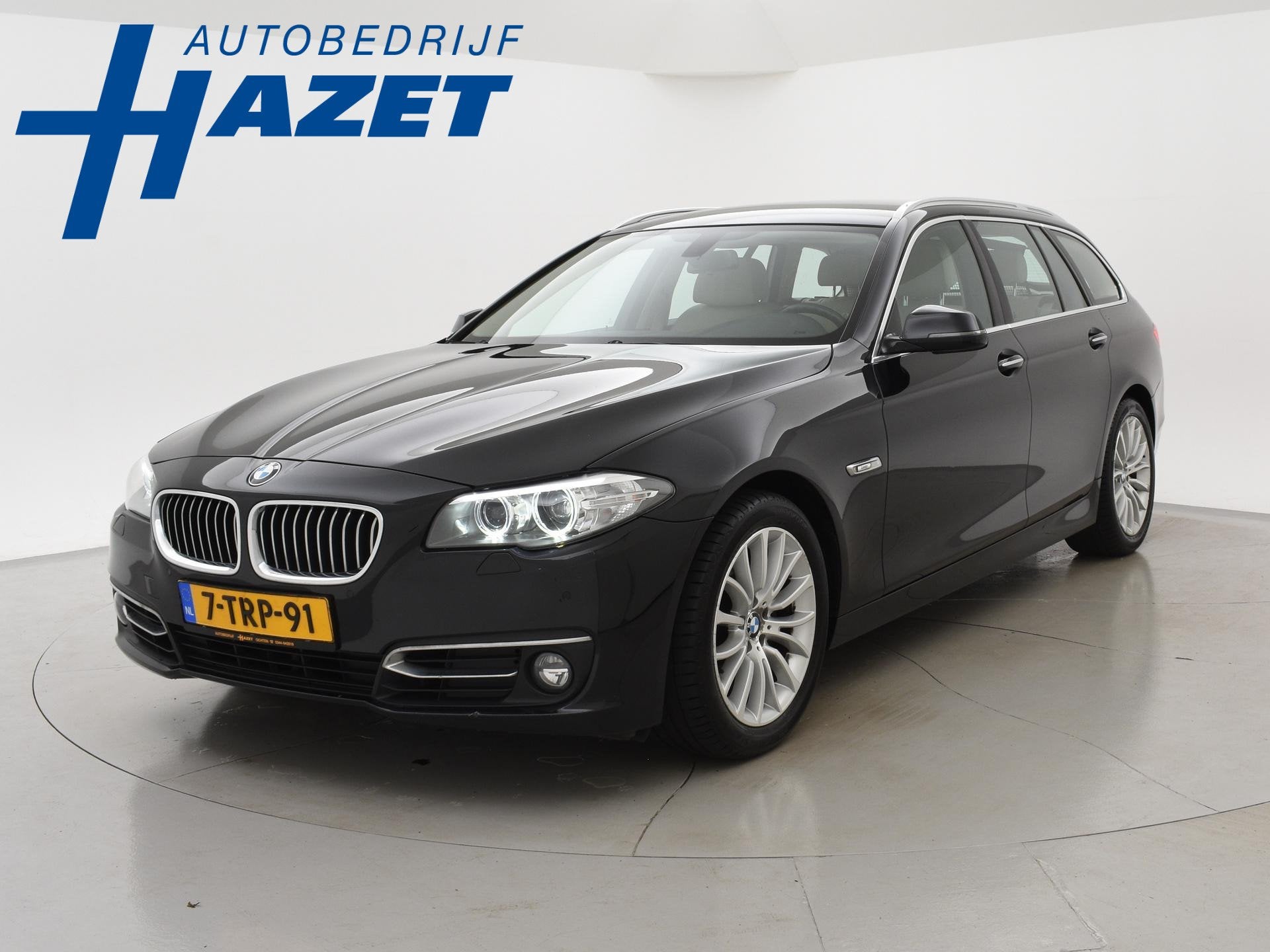 BMW 5-serie Touring 520D 184 PK AUT. LUXURY + COMFORTSTOELEN, Automaat, Achterwielaandrijving, 2000 kg, Zwart