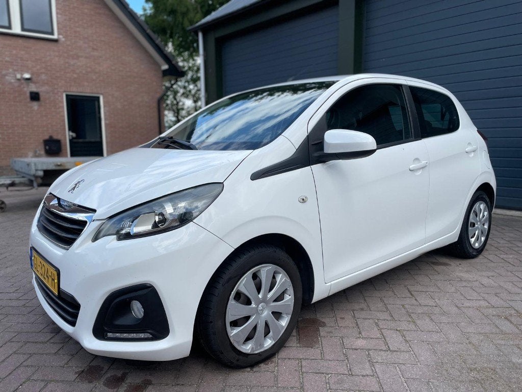 Peugeot 108 1.0 12V E-vti 51KW 5DR 2015 Wit, Auto's, Voorwielaandrijving, Stof, Zwart, 4 stoelen