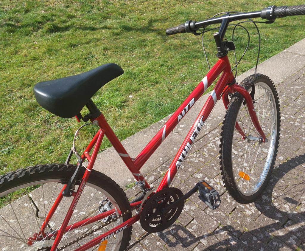 Mountainbike fiets rood, Fietsen en Brommers, Fietsen | Mountainbikes en ATB, Ophalen, Overige merken