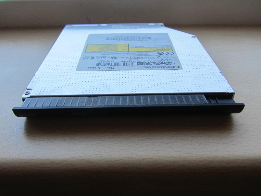 Toshiba TS-L633 8x DVDRW DL Notebook SATA Drive (Black), Intern, Dvd, Ophalen of Verzenden, Zo goed als nieuw
