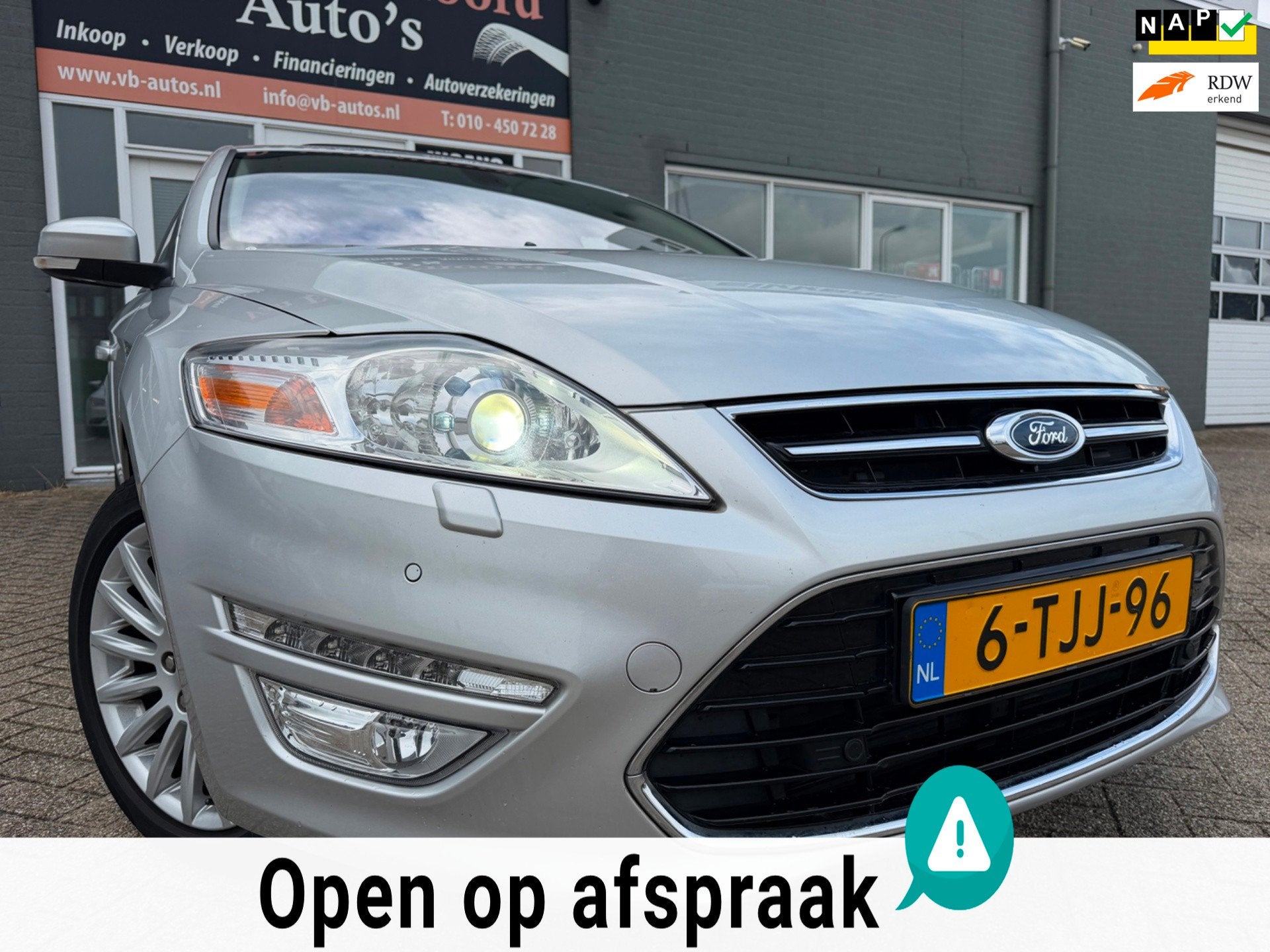 Ford Mondeo 1.6 EcoBoost Platinum met elec schuifdak en navi, Voorwielaandrijving, Stof, Gebruikt, Zwart