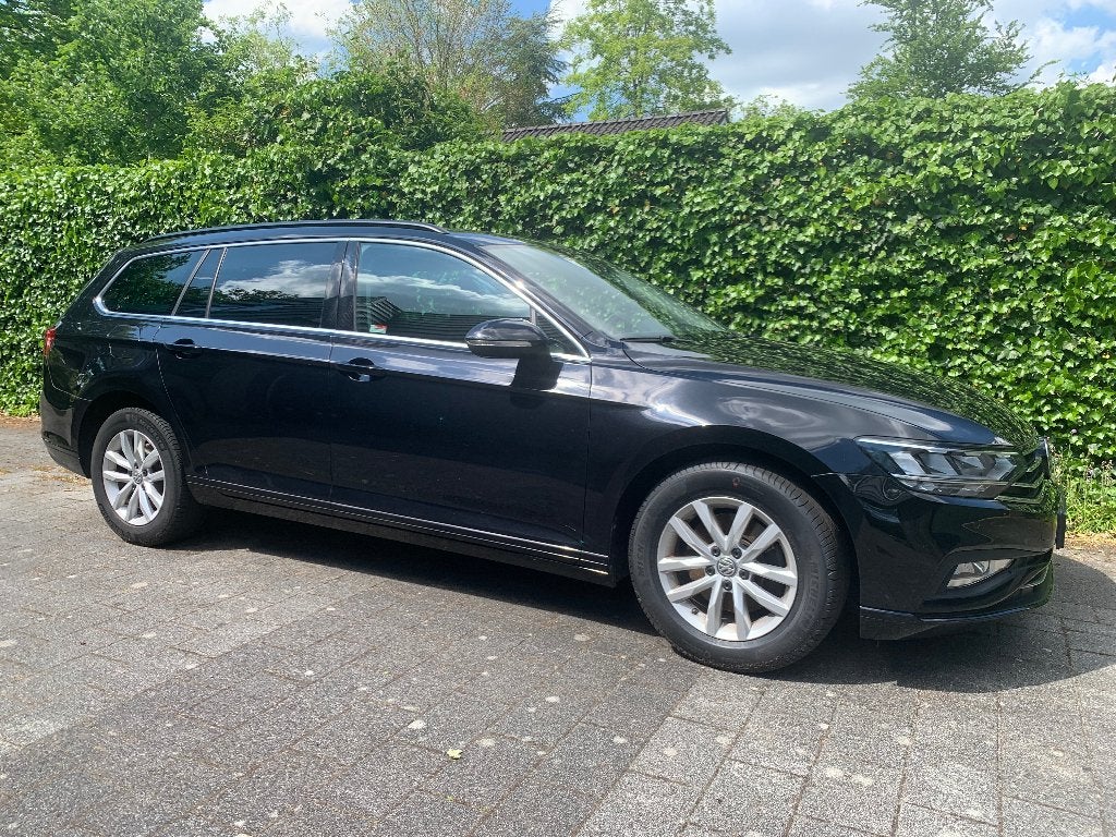 Volkswagen Passat Variant 1.5 TSI 150pk DSG Business Trekhaa, 1498 cc, 4 cilinders, 150 pk, Zwart