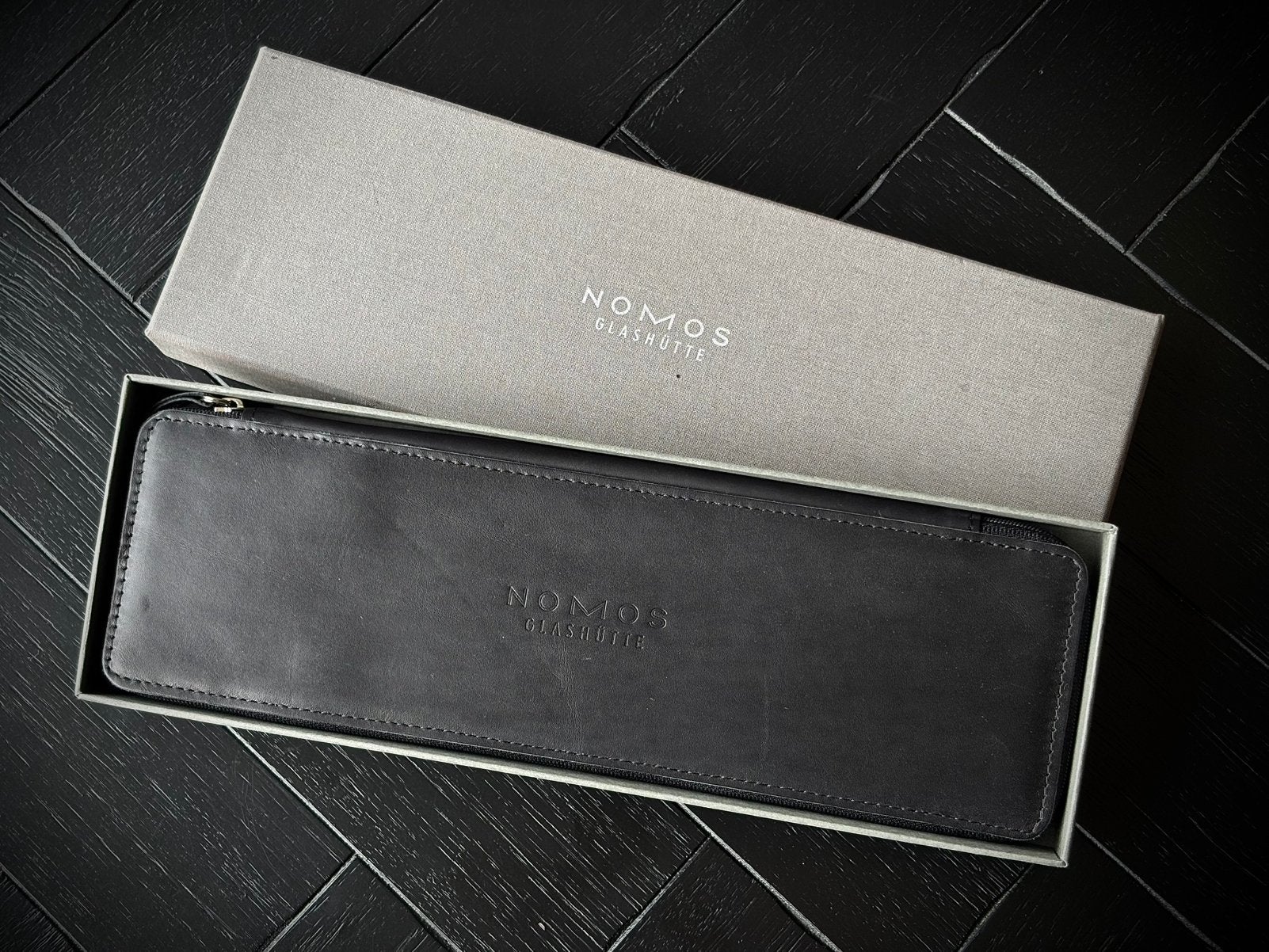 Nomos lederen Watch cace, Ophalen of Verzenden, Staal, Overige merken, 1960 of later