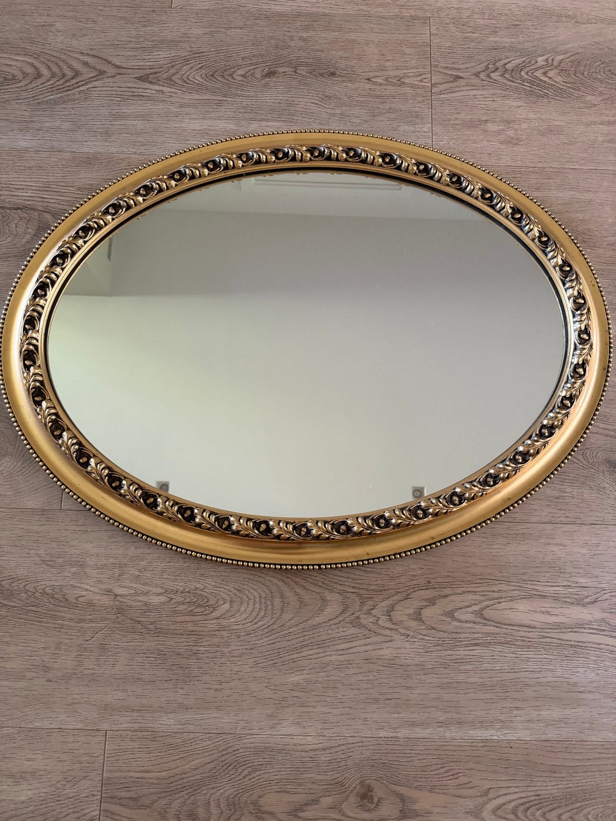 Ovale spiegel met gouden lijst - 80x60 cm, Ophalen of Verzenden, Ovaal, Minder dan 100 cm