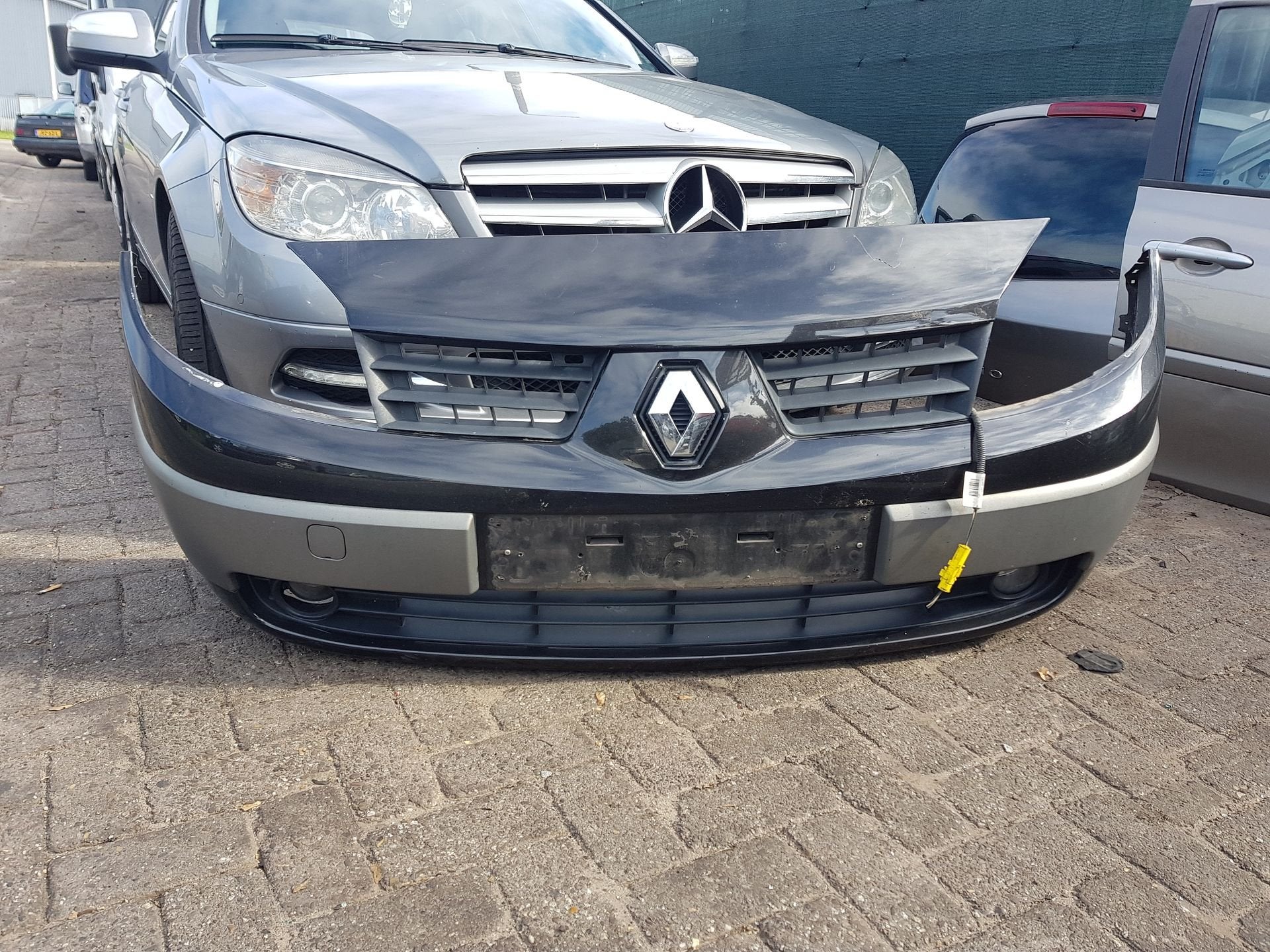 RENAULT MÉGANE SCENIC VOORBUMPER  BJ 2003 TOT 2006, Gebruikt, -, -, Ophalen of Verzenden