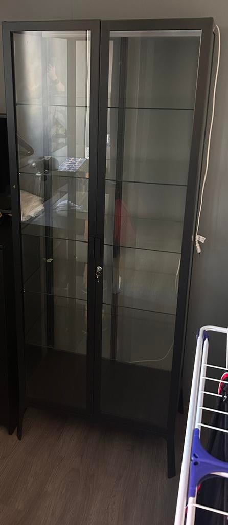Milsbo vitrinekast met 5 glazen plankjes, Huis en Inrichting, Ophalen, 50 tot 100 cm, Glas, 150 tot 200 cm