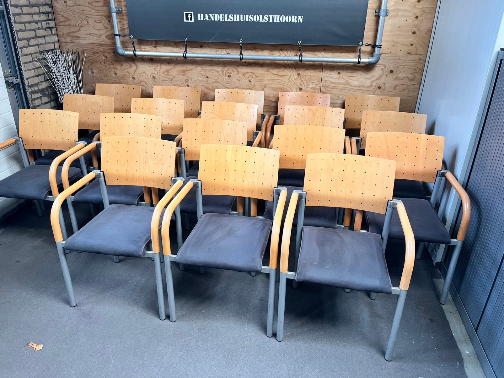 Stoelen 18 stuks, Wiegner Hager (stapelbaar), Ophalen, Bruin, Hout, Wiesner Hagen