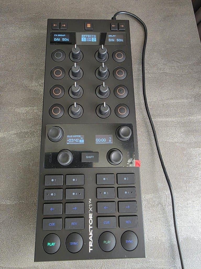 Traktor X1 MK3 controller, Ophalen of Verzenden, Zo goed als nieuw