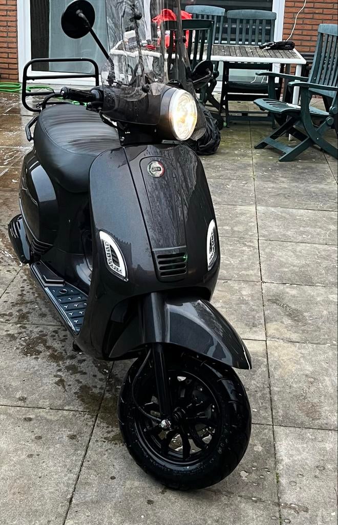 TIANYING scooter 2019 mat zwart, Fietsen en Brommers, Snorfietsen en Snorscooters, Zo goed als nieuw, Overige merken, Benzine